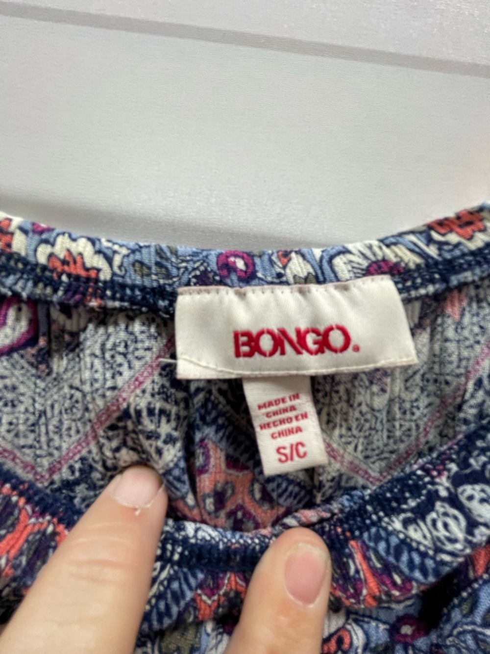 Vintage Y2K BONGO Navy and Red Floral Off-Shoulder Ruffle Top - Picture 3 of 3